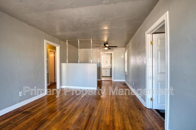 Building Photo - 3112 Cashion Pl