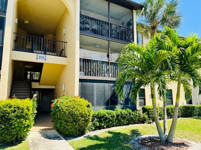 Foto del edificio - 819 Sky Pine Way