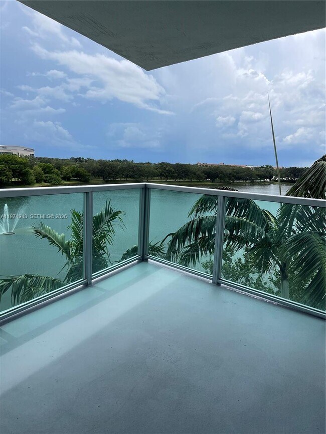 Building Photo - 2681 N Flamingo Rd