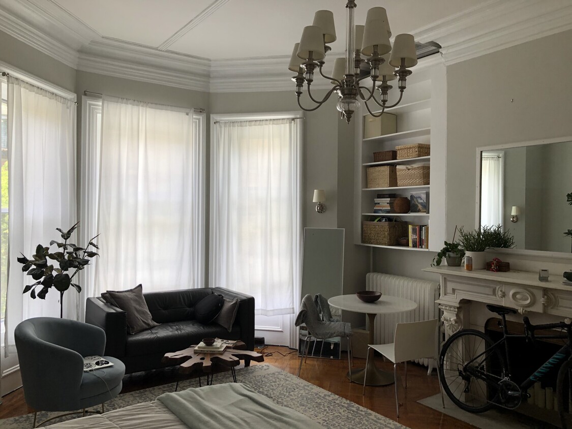 Primary Photo - 307 Beacon St
