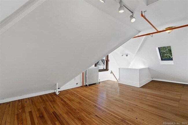 Building Photo - 98 Cold Spring St