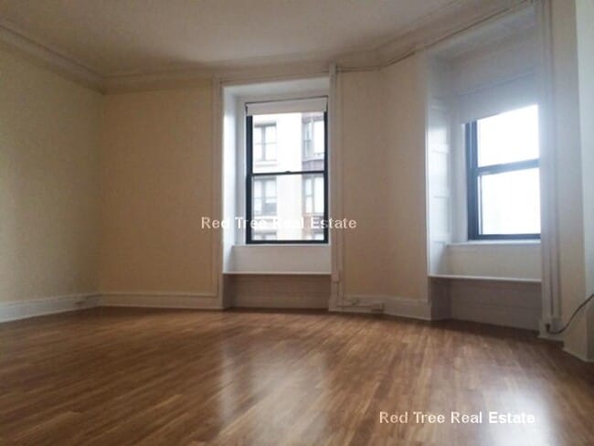 Building Photo - 62 Boylston St