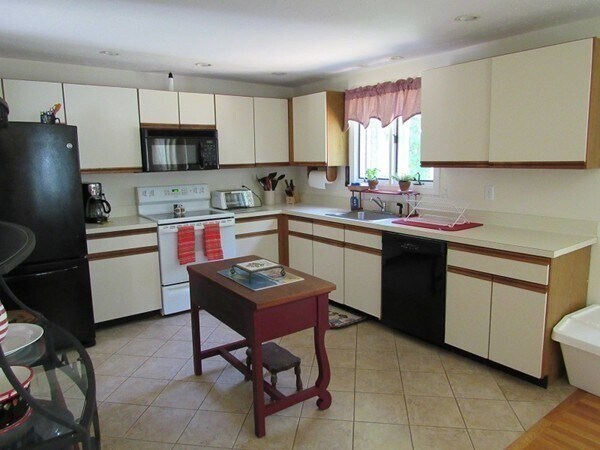 Foto del edificio - 75 Hunters Brook Rd