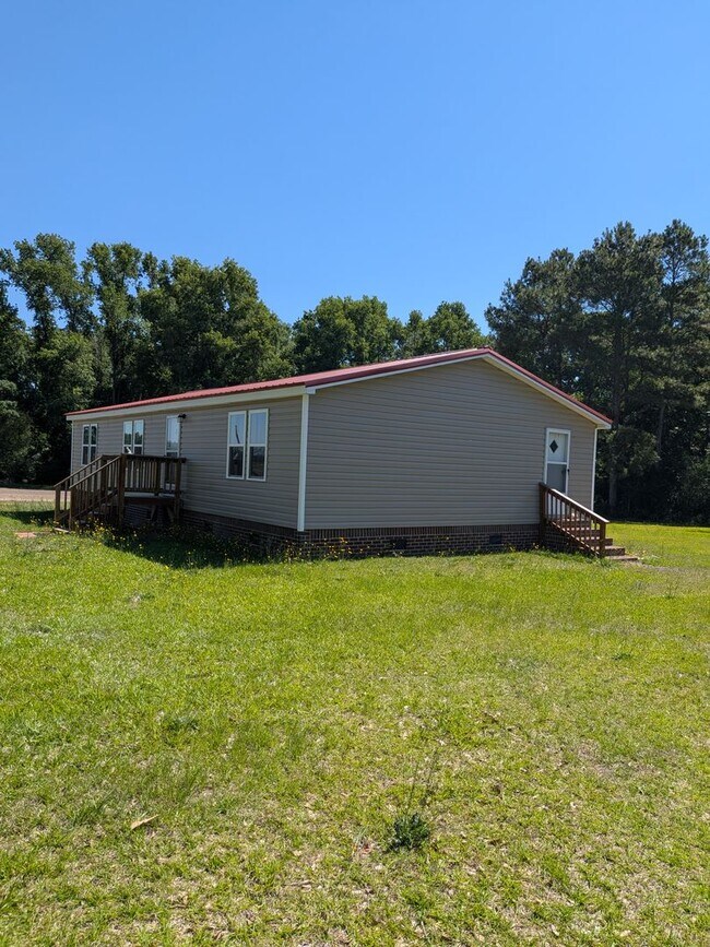Building Photo - 253 Chicken Ln