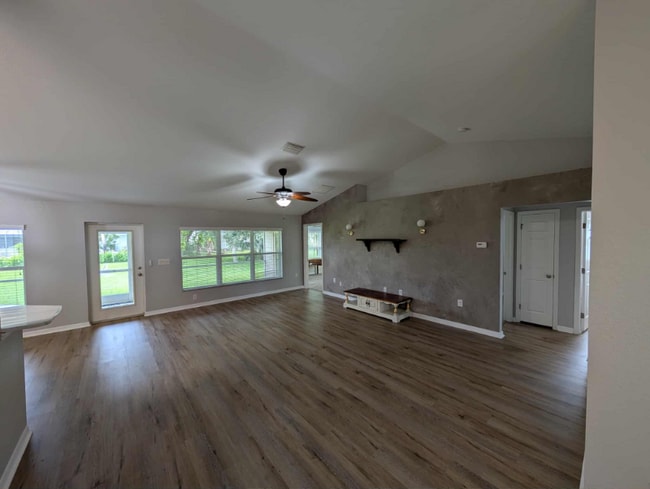 Building Photo - 25672 Deep Creek Blvd