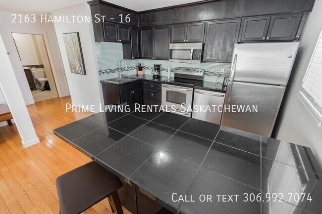Building Photo - 2163 Hamilton St