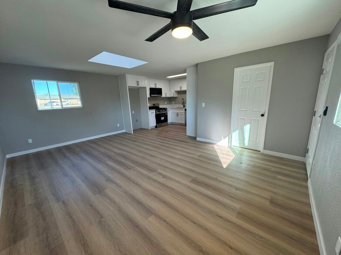 Primary Photo - 14740 Perris Blvd