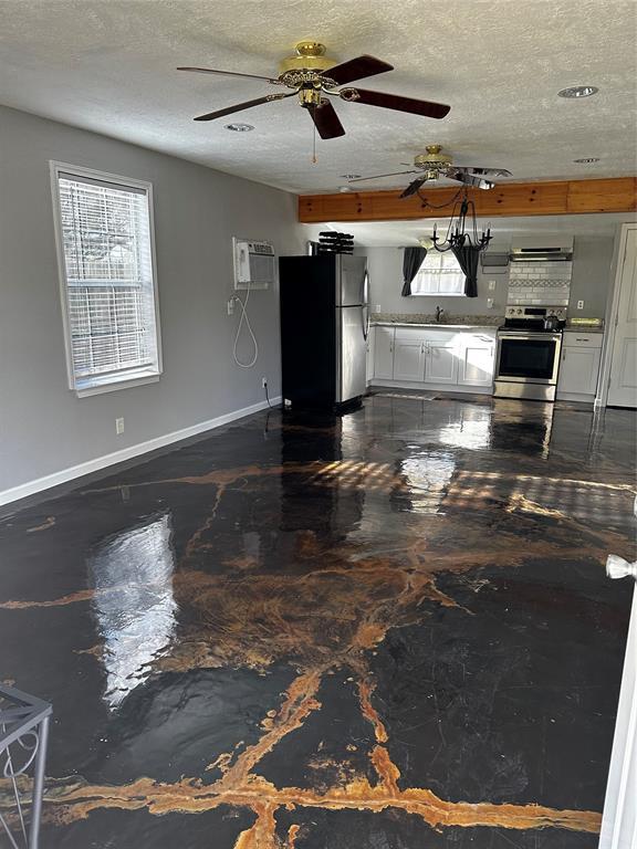 Foto del edificio - 3508 Meadowlark Ln