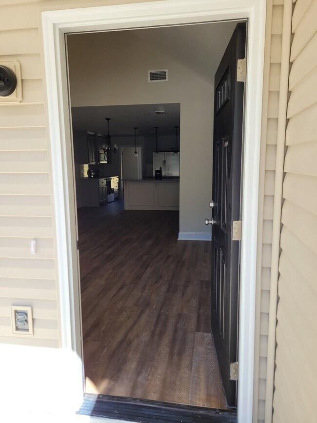 Foto del edificio - 4115 Little Viking Rd