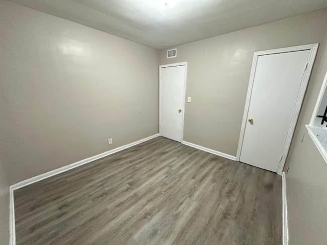 Building Photo - 4219 Springfield Blvd