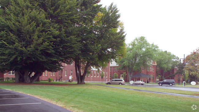 Building Photo - Chestnut Green Apartments