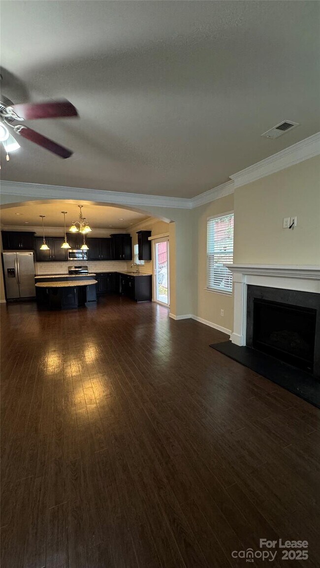 Foto del edificio - 10818 Cove Point Drive