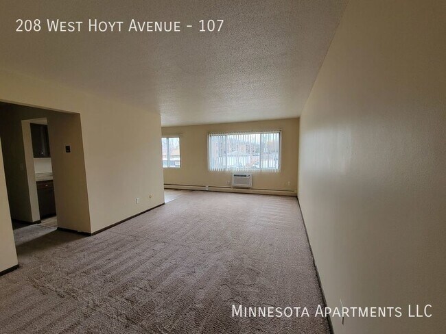 Foto del edificio - Spacious Two-Bedroom Apartment for Rent!