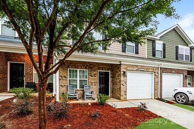 Foto del edificio - 7442 Sienna Heights Pl