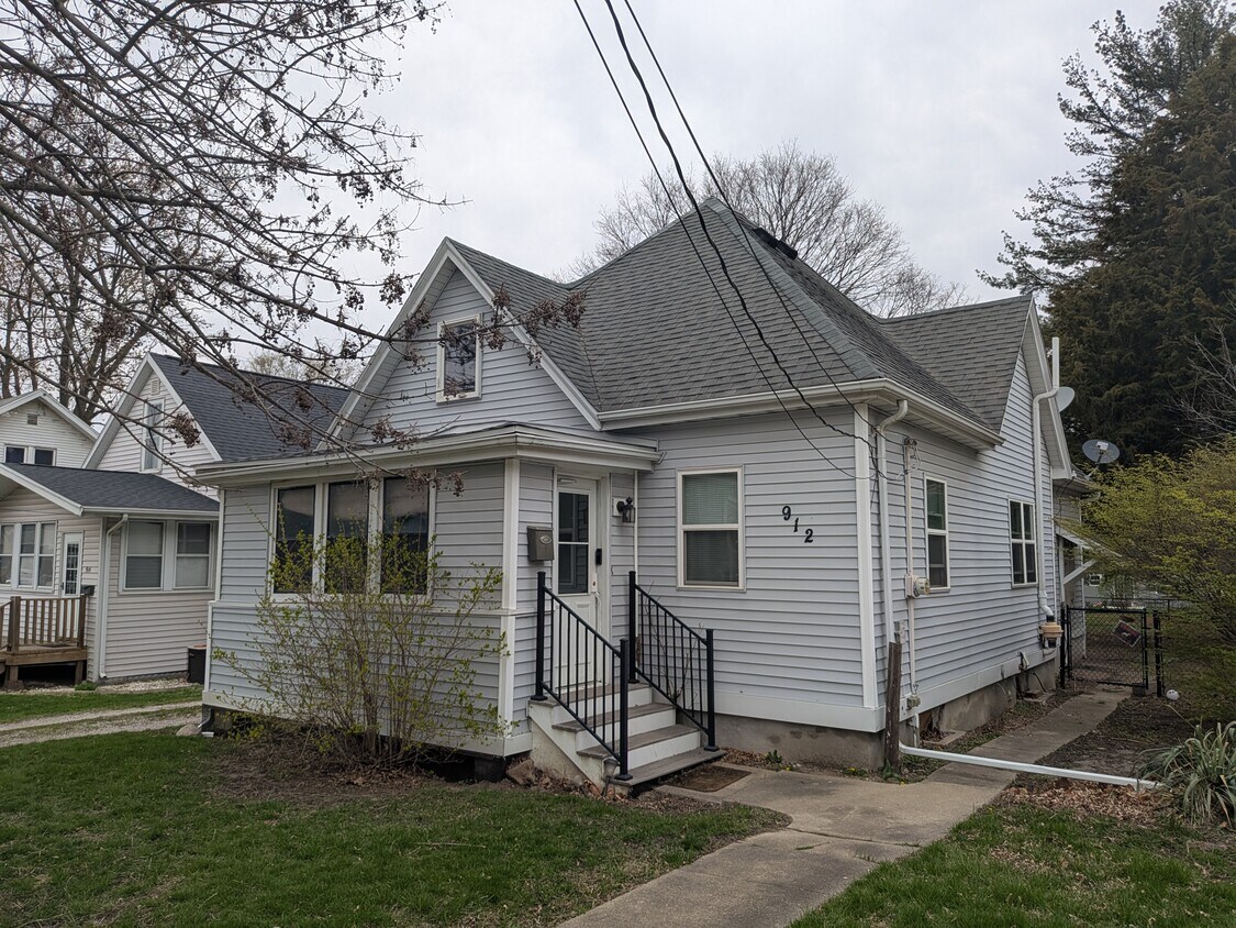 Foto principal - 912 W Division St