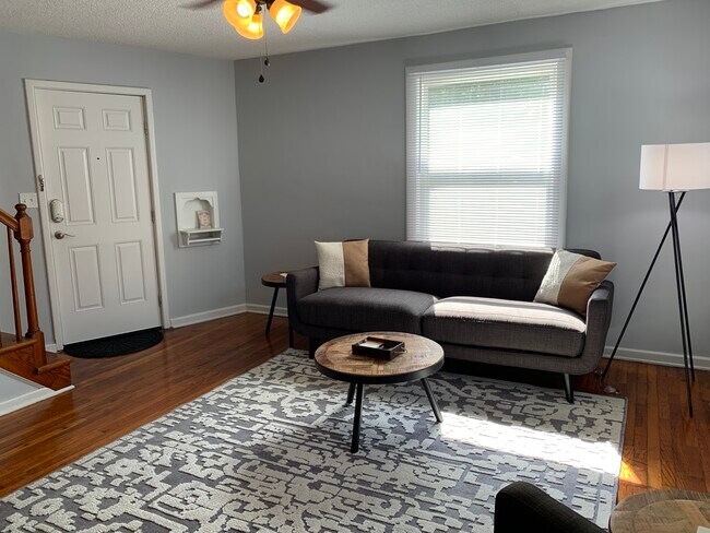 Living Room - 412 N 9th St