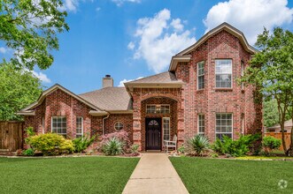Building Photo - 825 Clearlake Dr