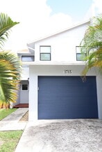Building Photo - 1715 Woodbridge Lakes Cir