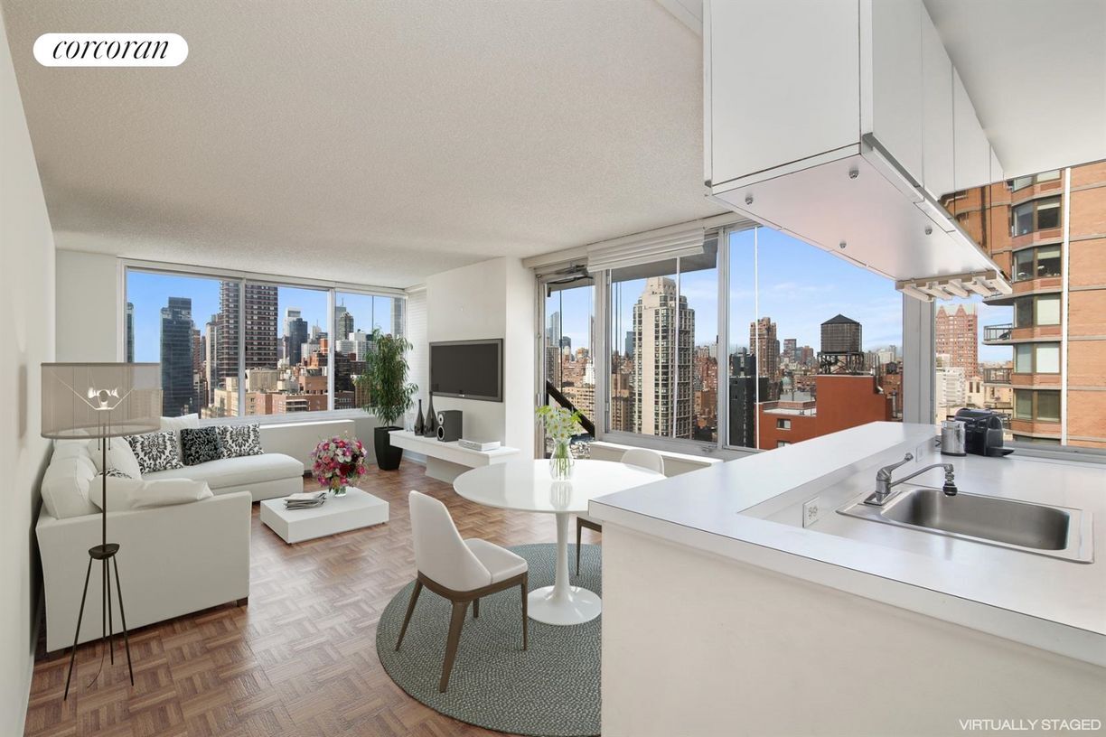 Foto principal - 404 E 79th St