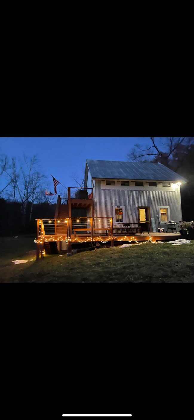 Foto del edificio - 1608 Laurel Grove Rd