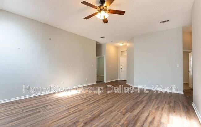 Building Photo - 8201 Clipper St