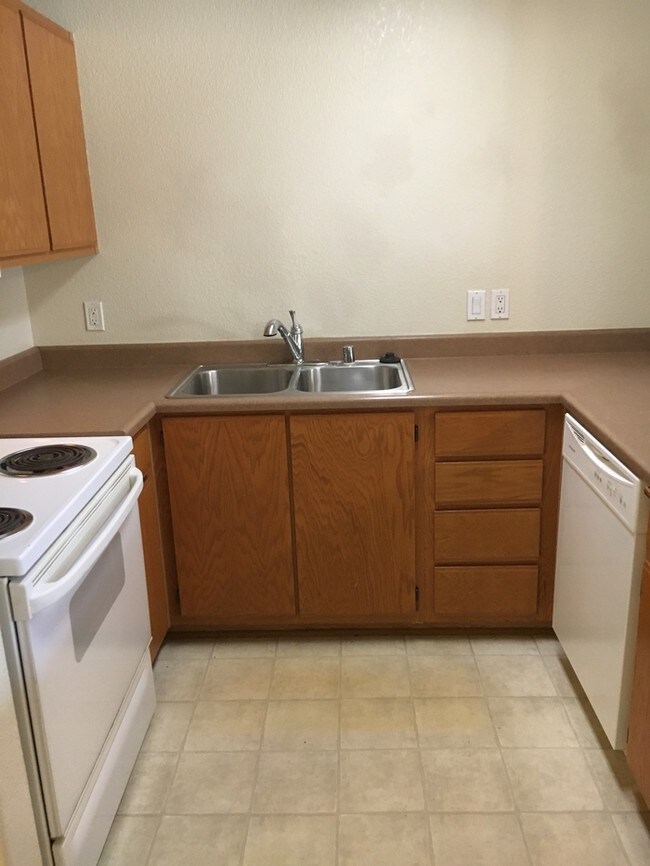 Foto del edificio - 10001 Woodcreek Oaks Blvd