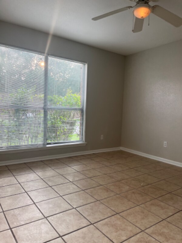 Foto del edificio - 4035 Briarglen Dr