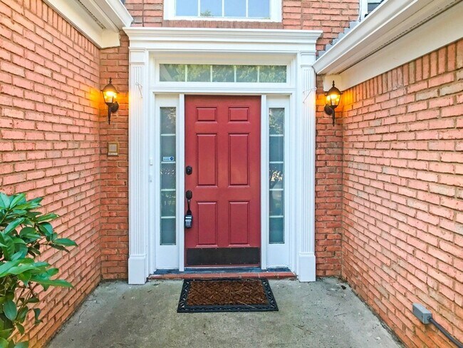 Building Photo - East Cobb 3BR / 2.5BA - Walton HS - Master...