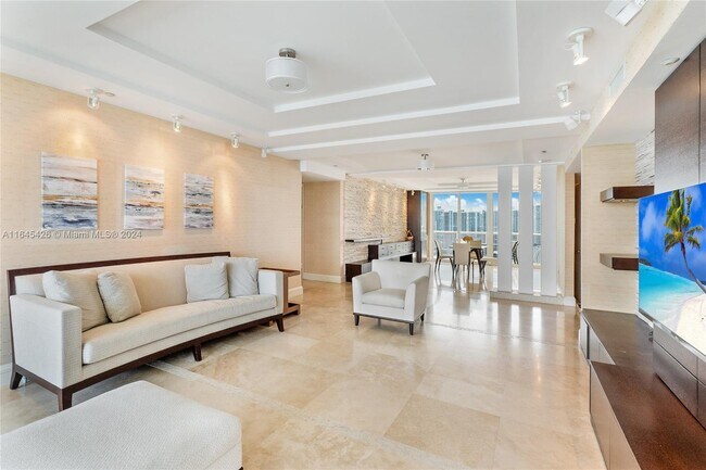 Foto del edificio - 19111 Collins Ave