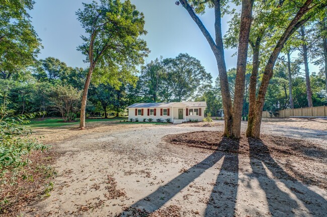 Building Photo - 1161 Hanover Dr