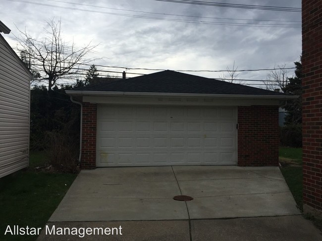 Foto del edificio - 2 br, 1 bath House - 19850 Pasnow Ave DN