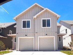 Building Photo - 1524 Tyram Grv