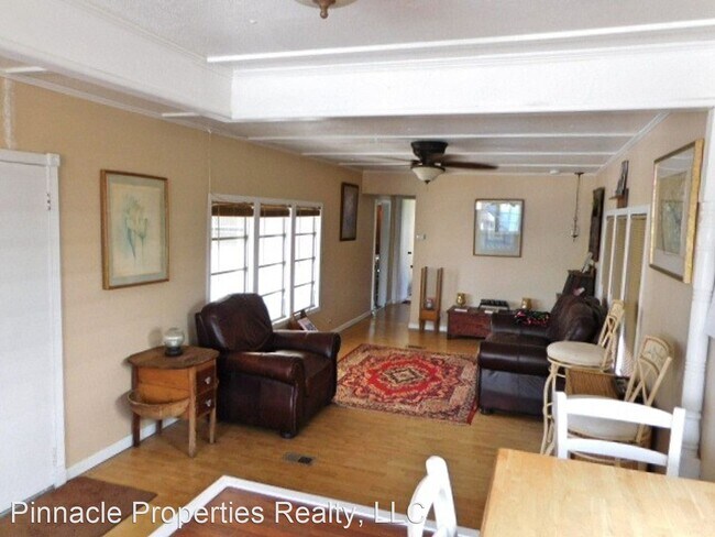 Building Photo - 1 br, 1.5 bath House - 204 Bimini