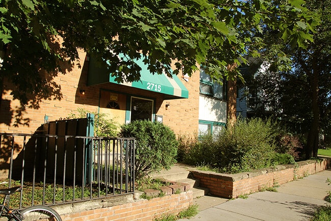 Interior Photo - 2715 dupont ave S.