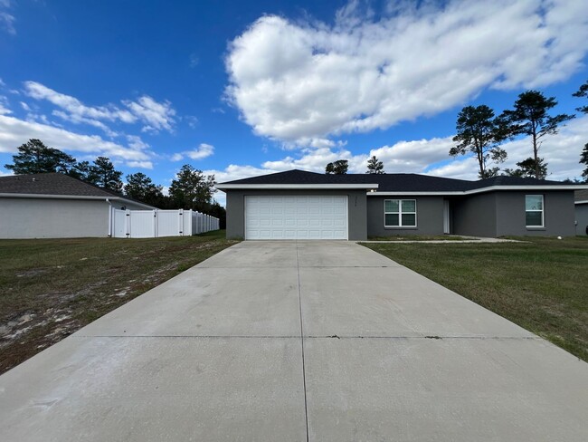 Foto del edificio - Beautiful 3 bd/2ba Home in Ocala!!