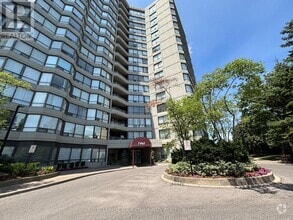Building Photo - 7460-7460 Bathurst St