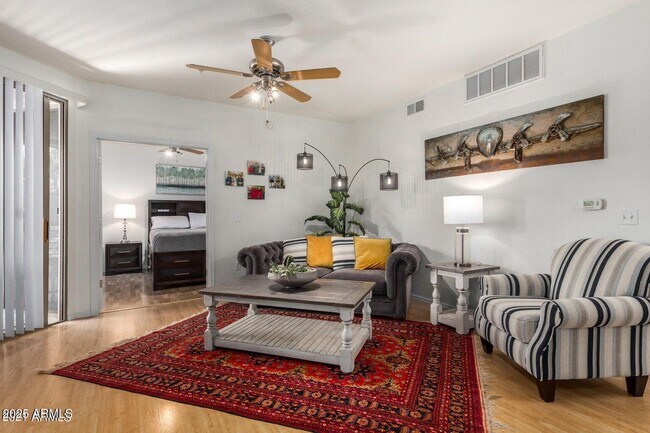 Foto del edificio - 1701 E Colter St