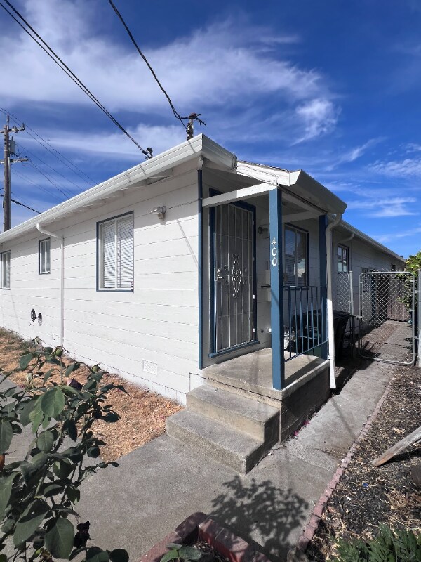 Building Photo - 400 Belleview Dr