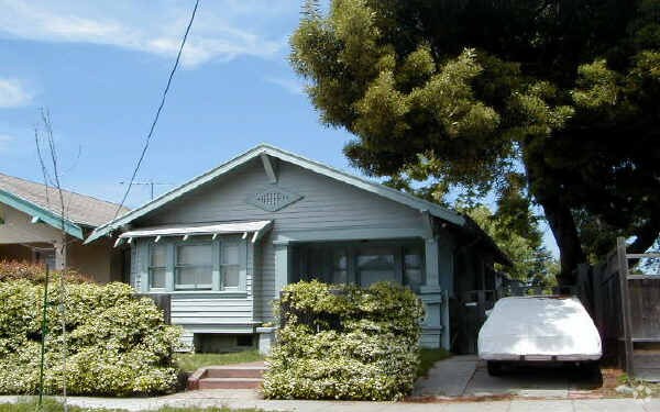 Building Photo - 1629 Russell St