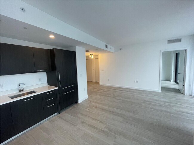 Foto del edificio - 55 SW 9th St