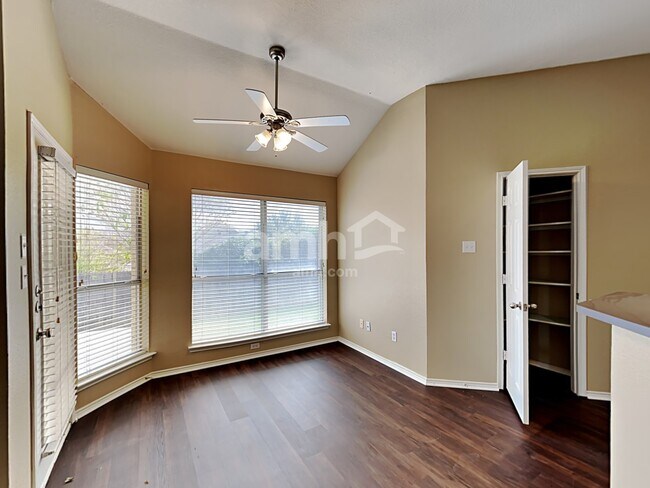 Building Photo - 1606 Windcastle Dr