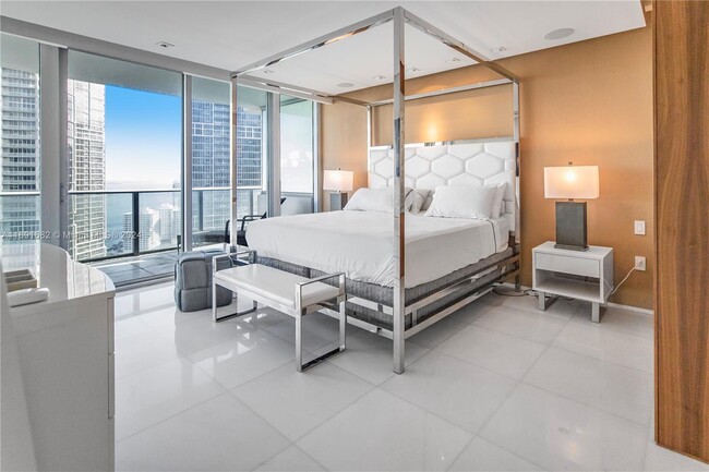 Foto del edificio - 200 Biscayne Boulevard Way