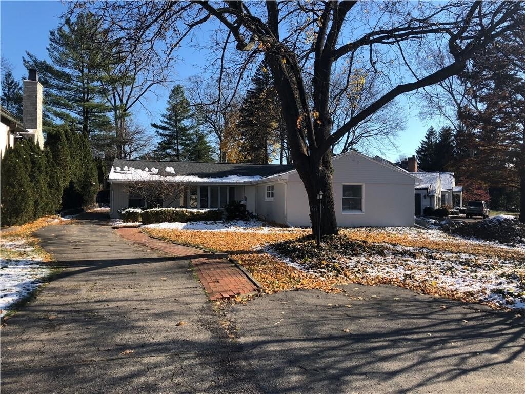 Foto principal - 350 Lakeside Dr