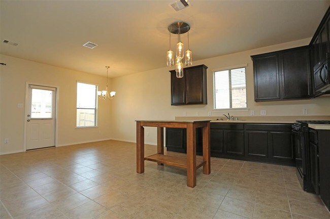 Building Photo - 8111 Jasmine Ct