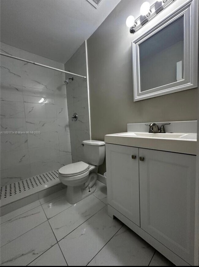 Photo - 20500 SW 92nd Pl House