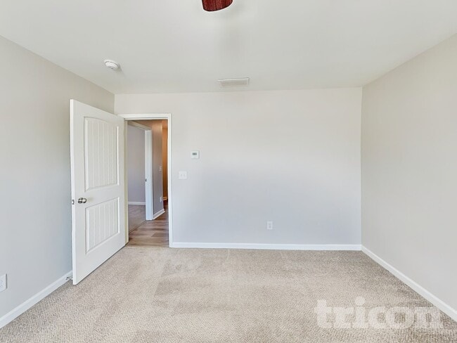 Building Photo - 424 Hyder Ct