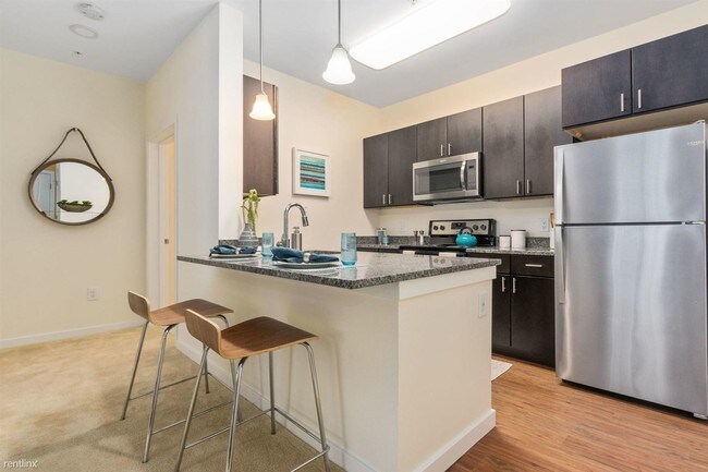 Building Photo - 2 br, 2 bath  - 120 Burkhall St Unit 211