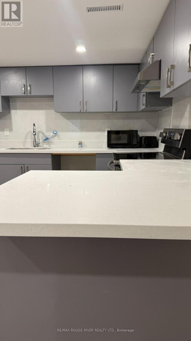 Photo du bâtiment - 38 Hettersley Dr