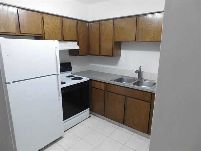 Building Photo - 2333 Bering Dr
