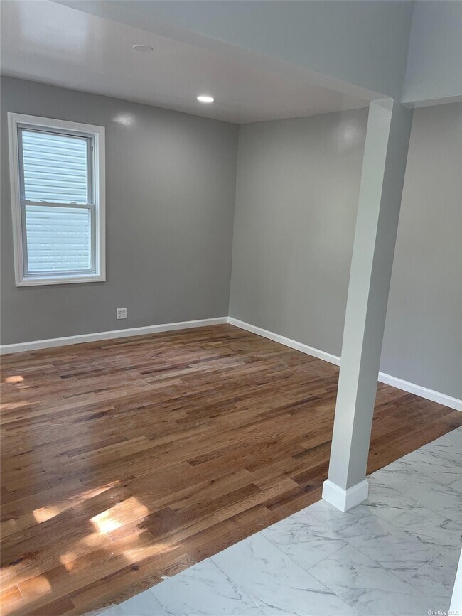 Building Photo - 88-12 Gettysburg St